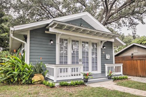 Chic Sarasota Cottage Near Beaches and Downtown!