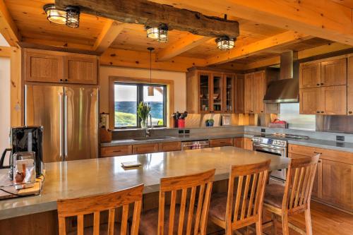 Naples Cabin w/ Lake Views & Wraparound Deck! in Naples (NY)