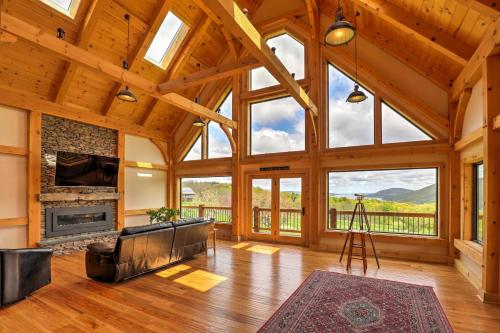 Naples Cabin w/ Lake Views & Wraparound Deck! in Naples (NY)