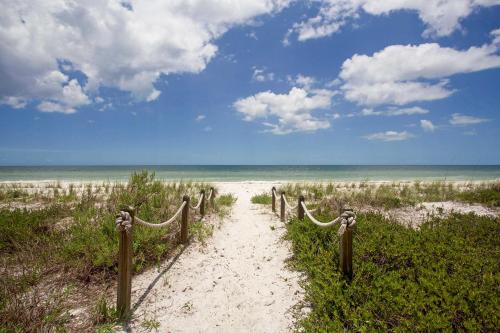 Oceanfront Bonita Springs Condo with Pool Access! - image 12