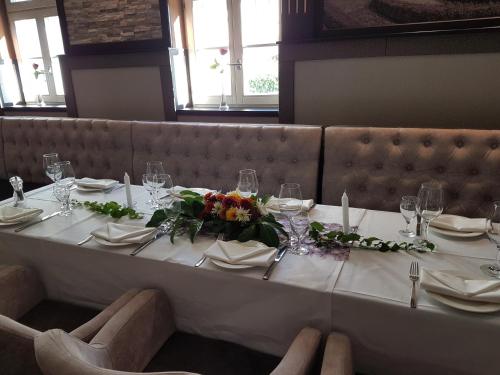 Étterem, Hotel Zum Weissen Ross in Delitzsch