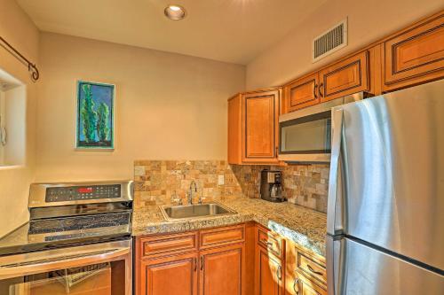 Esperanza Quaint Tucson Home with Hot Tub and Patio near เกทส์ พาส