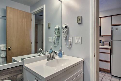 Updated Bartlett Condo with Views and Resort Amenities - image 5