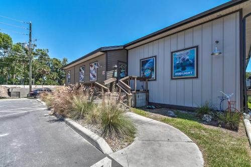 Homosassa River Home with Private Boat Ramp and Kayaks - image 2