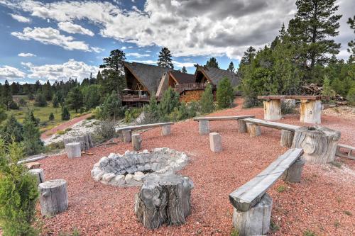 Eclectic Chalet Between Bryce and Zion with Mtn Views! - image 6