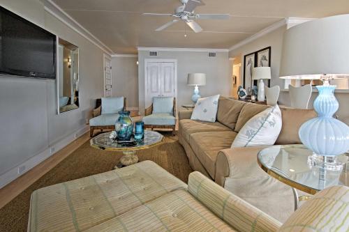 South Padre Island Condo with Pool Access and Bay Views - image 5