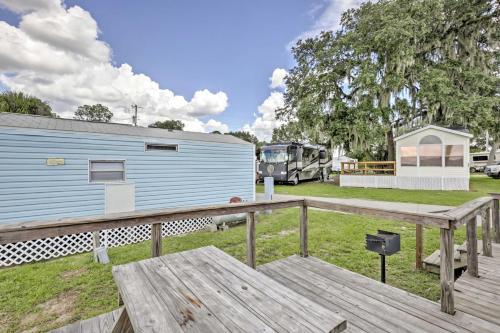 Charming Lakefront Cabin in Ocala National Forest! - image 5