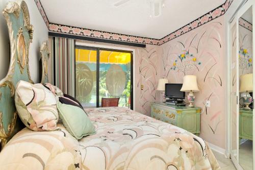 Pams Mermaid House with Riverfront Yard and Lanai! - image 3