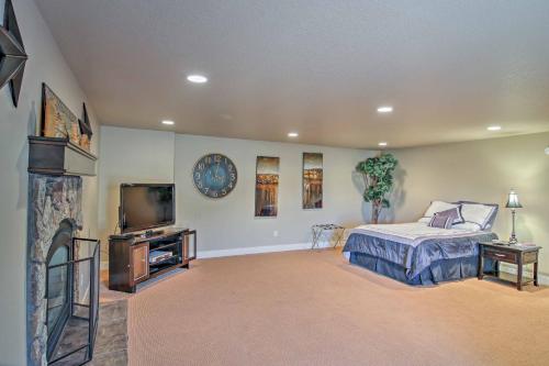 'Bella Greens' Spacious Sturgis Home w/ Large Deck in Sturgis (SD)