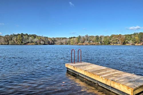 Lakefront Delta Cottage with Views, Canoe and Dock! in Delta, USA