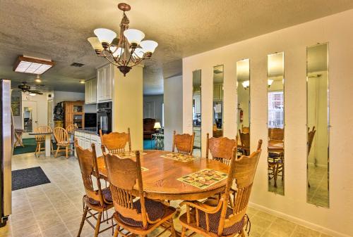 Cozy Sanford Home near Orlando Resorts and Airport!