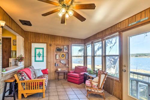 Tow Retreat on Lake Buchanan with Dock and Kayaks!