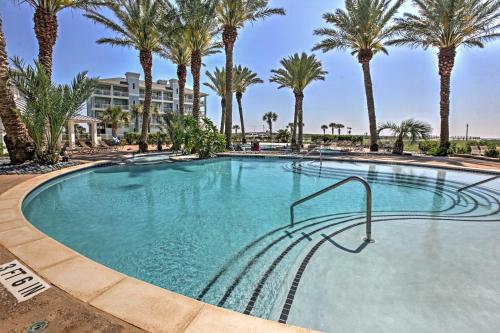 Driftwood Galveston Resort Escape with Deck and View in Galveston, USA