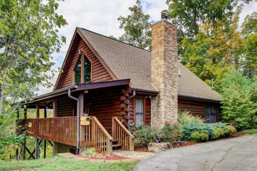 Rustic Sevierville Cabin with Covered Porch! in Sevierville, USA