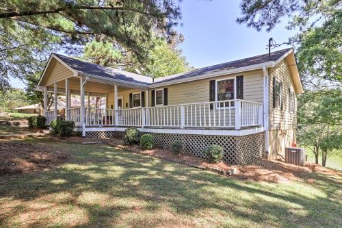 Lakefront Cottage with Private Hot Tub!