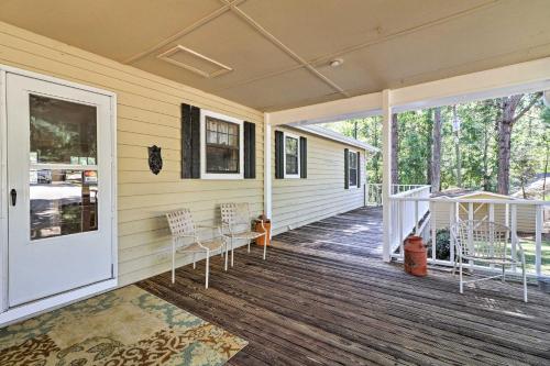 Lakefront Cottage with Private Hot Tub!