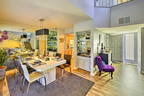 Palm Springs Townhome with Pool and Golf Access! in Palm Springs, USA
