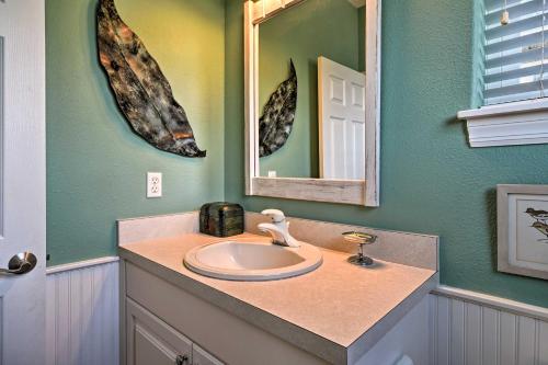 Holmes Beach Home with Pool and Hot Tub Walk to Beach! - image 6