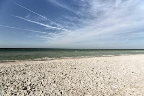 Holmes Beach Home with Pool and Hot Tub Walk to Beach! - image 7