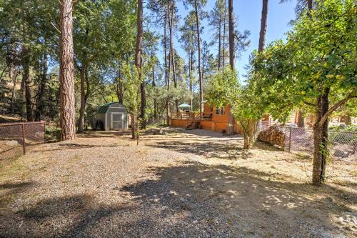 Cozy Cabin with AC and Deck 5 Mi to Downtown Prescott - image 9