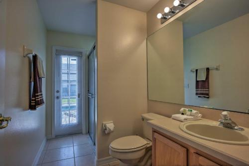 Cozy Nook Villa with Pool and Lanai -20Min to Disney! - image 7