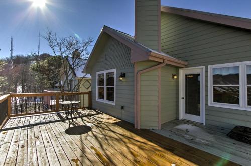 Mint Manor Gatlinburg Home with Hot Tub and Sauna! - image 4