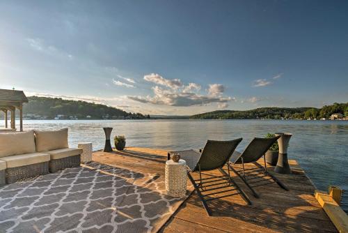 Waterfront Harveys Lake House with Private Dock!