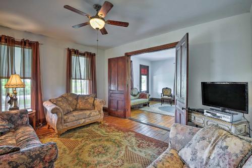 Large Cooperstown Area Victorian Home with Fire Pit - image 5
