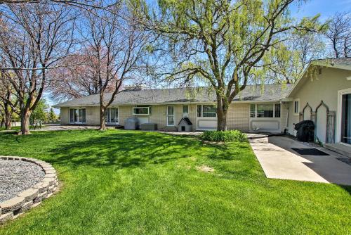 Wellsville House with Mtn Views and Pickleball Court!