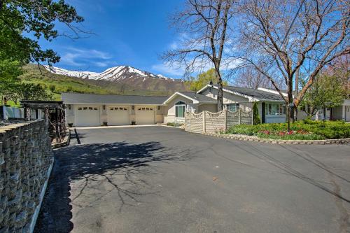 Wellsville House with Mtn Views and Pickleball Court!