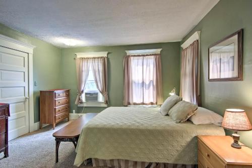 Cambridge Colonial Home, Walk to Town and Waterfront