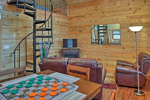 Cozy East Bernstadt Cabin with Porch and Fishing Lake!