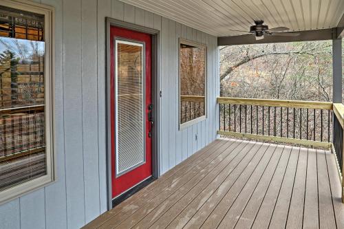 Cozy East Bernstadt Cabin with Porch and Fishing Lake!