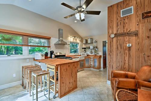 Sarasota Bungalow with Pergola, Garden and Waterfalls! in Sarasota, USA
