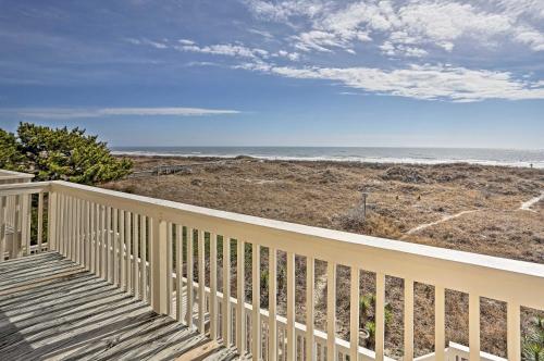 Family-Friendly Vacation Home Steps to Beach!