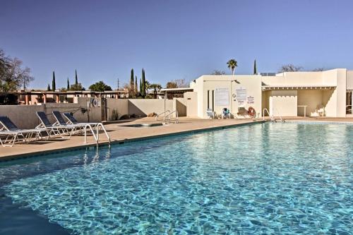 Green Valley Townhome w/ Patio & Resort Amenities