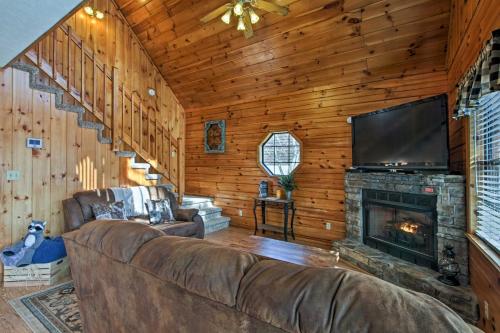 Sevierville Cabin with Hot Tub, Views and Pool Access!