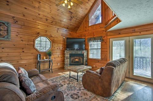 Sevierville Cabin with Hot Tub, Views and Pool Access!