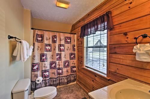 Sevierville Cabin with Hot Tub, Views and Pool Access!