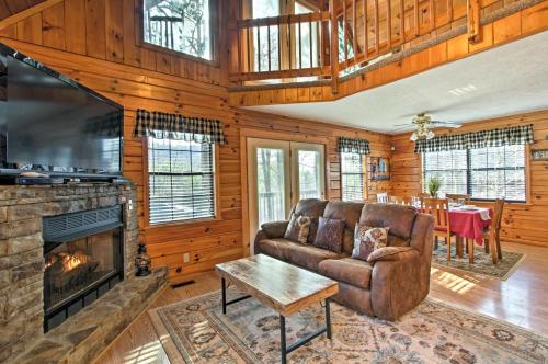 Sevierville Cabin with Hot Tub, Views and Pool Access!