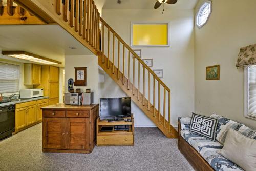 Charming Surf City Cottage - Steps to Beach and Bay! - image 2