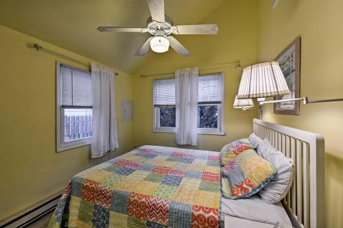 Charming Surf City Cottage - Steps to Beach and Bay! - image 5