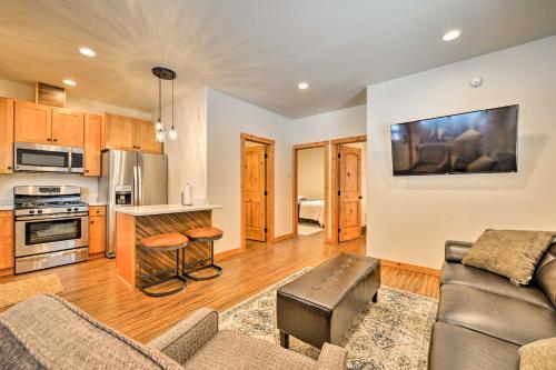 Soldotna Fishing Cabin about Half-Mi to Kenai River! in ริดจ์ เวย์