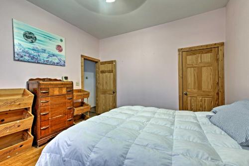 Downtown Bessemer House Near Skiing and Snowmobiling - image 4