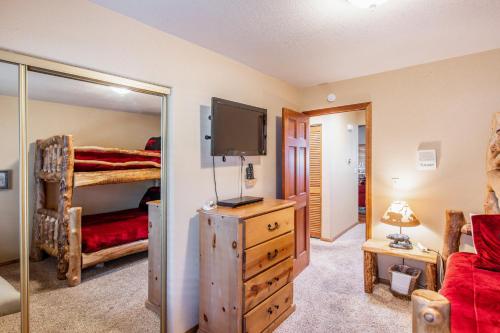 Big Bear City Family Cottage with Hot Tub and Game Room - image 7