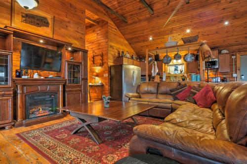 Rustic Angelica Home on 7 Acres - Deck and Mtn Views - image 8