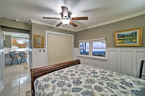 Waterfront Gulf Breeze Escape with Dock and 2 Bikes!