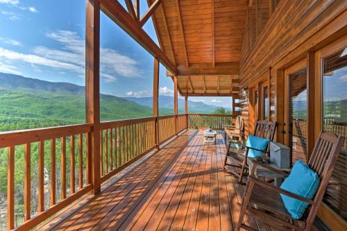 Heavens Edge Gatlinburg Cabin with View Game Room - main image