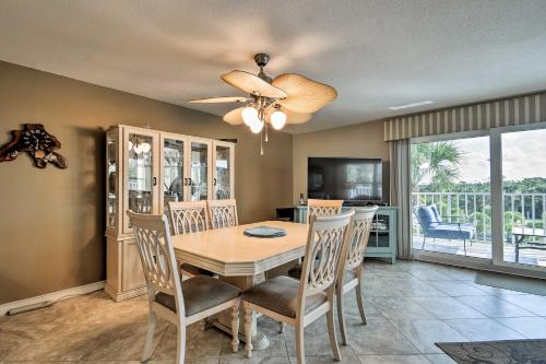 Indian Shores Condo with Balcony and Pool on the Beach! - image 7