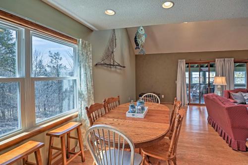 Home Near Owasco Lake with Grill Fire Pit and 3 Kayaks! - image 8